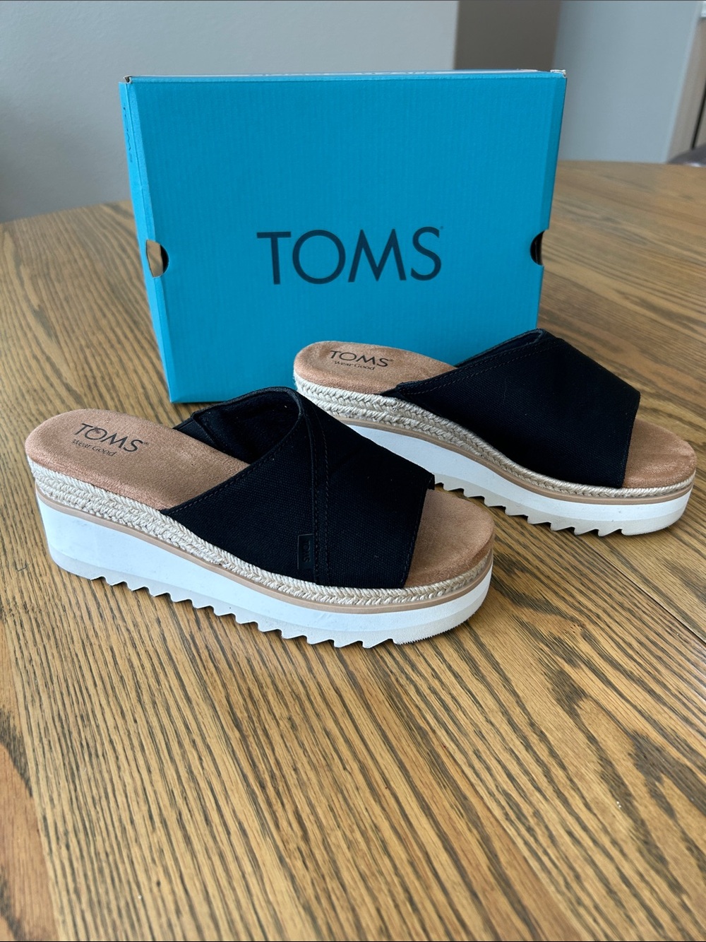 TOMS Carmen Wedge Slip-On Sandals, size 7.5, NIB - Picture 2 of 11